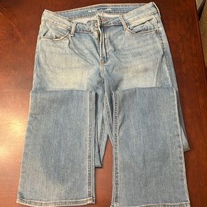 Old Navy. Mid Rise. Boot cut. Size 8!